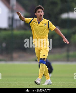 Daichi Hayashi di STVV ha ritratto durante una partita amichevole tra le squadre belghe di prima divisione RSCA Anderlecht e STVV Sint-Truidense VV, in vista della stagione 2022-2023, sabato 25 giugno 2022 a Neerpede, Anderlecht, Bruxelles. BELGA FOTO DAVID CATRY Foto Stock