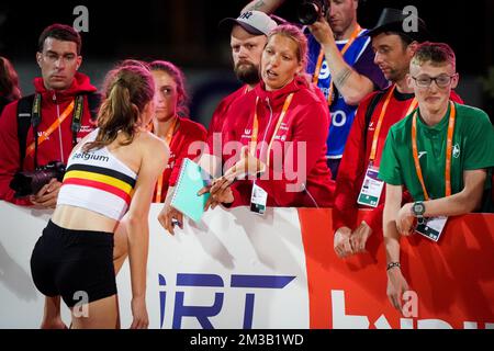 Il belga Merel Maes festeggia dopo aver vinto la medaglia di bronzo durante l'evento di salto in alto, al terzo giorno dei Campionati europei di atletica U18, martedì 05 luglio 2022 a Gerusalemme, Israele. BELGA PHOTO COEN SCHILDERMAN Foto Stock