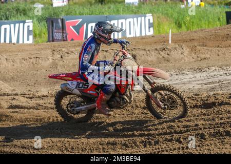 Il belga Cyril Genot ha ritratto in azione durante il motocross MXGP Grand Prix Fiandre, 14th (su 18) gara del FIM Motocross World Championship, domenica 24 luglio 2022 a Lommel. FOTO DI BELGA MARIJN DE KEYZER Foto Stock