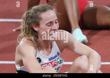 Il belga Noor Vidts è stato raffigurato dopo la gara di eptathlon femminile del 200m ai Campionati europei di atletica, a Monaco di Baviera 2022, Germania, mercoledì 17 agosto 2022. La seconda edizione dei Campionati europei si svolge dal 11 al 22 agosto e prevede nove sport. BELGA FOTO BENOIT DOPPAGNE Foto Stock