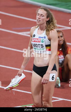 Il belga Noor Vidts è stato raffigurato dopo la gara di eptathlon femminile del 200m ai Campionati europei di atletica, a Monaco di Baviera 2022, Germania, mercoledì 17 agosto 2022. La seconda edizione dei Campionati europei si svolge dal 11 al 22 agosto e prevede nove sport. BELGA FOTO BENOIT DOPPAGNE Foto Stock