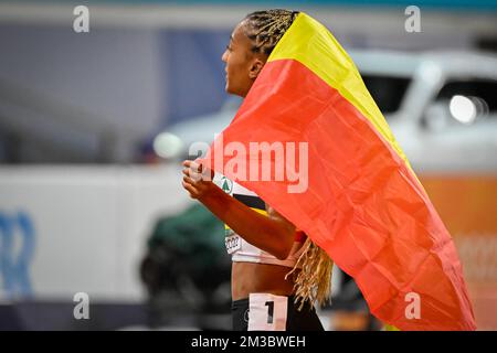 Il belga Nafissatou Nafi Thiam festeggia dopo aver vinto il concorso di eptathlon femminile ai Campionati europei di atletica, a Monaco 2022, Germania, giovedì 18 agosto 2022. La seconda edizione dei Campionati europei si svolge dal 11 al 22 agosto e prevede nove sport. BELGA FOTO Foto Stock