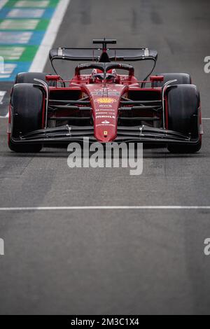 Il pilota monegasco della Scuderia Ferrari Charles Leclerc ha ritratto in azione durante una sessione di prove libere al Gran Premio del Belgio F1, a Spa-Francorchamps, venerdì 26 agosto 2022. Il Gran Premio di Formula uno di Spa-Francorchamps si svolge questo fine settimana, dal 26th al 28th agosto. FOTO DI BELGA JONAS ROOSENS Foto Stock