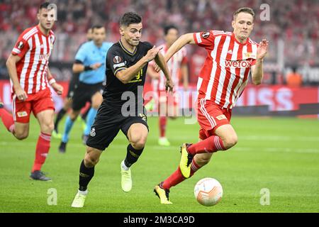 Dante Vanzeir di Union e Paul Jaeckel di Berlino combattono per la palla durante una partita tra il FC Union Berlin e la squadra di calcio belga Royale Union Saint-Gilloise, giovedì 08 settembre 2022 a Berlino, la prima partita su sei nella fase di gruppo del concorso UEFA Europa League. FOTO DI BELGA LAURIE DIEFFEMBACQ Foto Stock