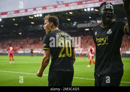 La Senne Lynen di Union e Victor Boniface di Union festeggiano dopo aver segnato una partita tra il FC Union Berlin e la squadra di calcio belga Royale Union Saint-Gilloise, giovedì 08 settembre 2022 a Berlino, la prima partita su sei nella fase di gruppo del concorso UEFA Europa League. FOTO DI BELGA LAURIE DIEFFEMBACQ Foto Stock