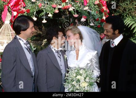 Jean Kasem e Casey Kasem con il reverendo Jesse Jackson, Mike cordolo e sorella Carol al loro matrimonio nel 1980. Credit: Ralph Dominguez/MediaPunch Foto Stock