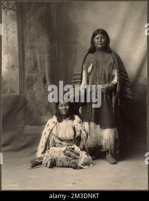 Kiowa , Indiani del Nord America, Indiani Kiowa, Trans-Mississippi e esposizione Internazionale 1898 : Omaha, Neb.. Fotografie dell'Occidente americano Foto Stock