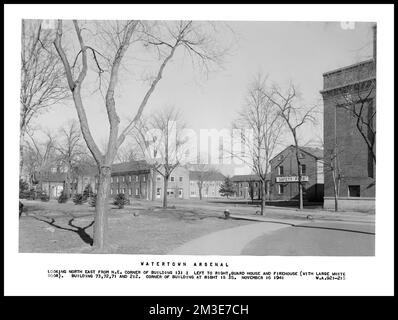 Guardando a nord-est dall'angolo nord-est dell'edificio 131 , Armores, industria di Ordnance, edifici, Guardhouses, Vigili del fuoco, Watertown Arsenal Mass.. Record degli Stati Uniti Esercito operativo Foto Stock