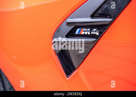 Slovenia, Lubiana - 25 novembre 2022: Red BMW M4 Foto Stock