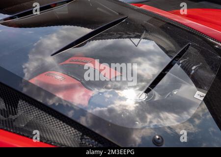 Slovenia, Lubiana - 2 giugno 2022: Ferrari rossa F8 Tributo vettura sportiva italiana di lusso Foto Stock