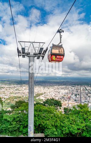 Salta, Argentina - 8 aprile 2022: Panorama della città argentina di Salta in Sud America Foto Stock