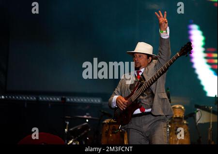 Il gruppo messicano la Maldita Vecindad y los Hijos del Quinto patio si esibirà durante il giorno di chiusura del festival musicale 'Rock al Parque' di Bogotà, Colombi Foto Stock