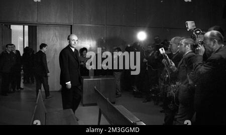 Nel processo relativo al campo di concentramento di Dora di fronte al Tribunale regionale di Essen, il 17 novembre 1967, l'architetto ed ex ministro di Hitler Foto Stock