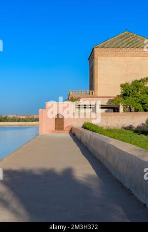 Giardini Menara - un giardino pubblico storico e frutteto a Marrakech, Marocco. Fondata nel 12th ° secolo dal governatore Caliphate Almohad Abd al-Mu'min. Foto Stock