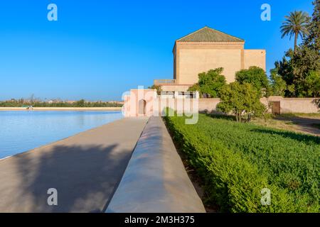 Giardini Menara - un giardino pubblico storico e frutteto a Marrakech, Marocco. Fondata nel 12th ° secolo dal governatore Caliphate Almohad Abd al-Mu'min. Foto Stock