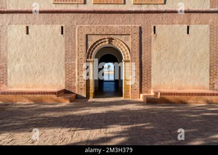 Giardini Menara - un giardino pubblico storico e frutteto a Marrakech, Marocco. Fondata nel 12th ° secolo dal governatore Caliphate Almohad Abd al-Mu'min. Foto Stock