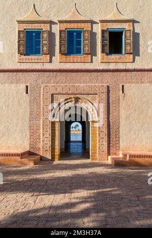 Giardini Menara - un giardino pubblico storico e frutteto a Marrakech, Marocco. Fondata nel 12th ° secolo dal governatore Caliphate Almohad Abd al-Mu'min. Foto Stock
