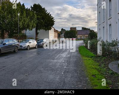 Strada principale attraverso il villaggio di Aldborough, North Yorkshire Foto Stock