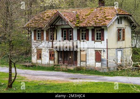 Una casa-libro di storia nella Foresta Nera (Schwarzwald), Germania Foto Stock