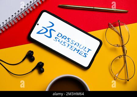 Polonia. 10th Dec, 2022. In questa immagine viene visualizzato un logo Dassault Systemes su uno smartphone. (Foto di Mateusz Slodkowski/SOPA Images/Sipa USA) Credit: Sipa USA/Alamy Live News Foto Stock