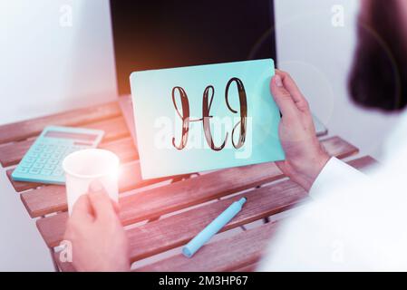 Cartello che visualizza Ciao. Concetto di Internet utilizzato come messaggio di saluto o per iniziare una conversazione telefonica saluto qualcuno Foto Stock