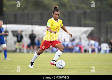 Sydney, Australia. 15th Dec, 2022. Isabella Natera della squadra di Papua Nuova Guinea visto durante la partita amichevole Filippine contro Papua Nuova Guinea che si tiene al Western Sydney Wanderers Football Park. (Punteggio finale Filippine 9:0 Papua Nuova Guinea). Credit: SOPA Images Limited/Alamy Live News Foto Stock