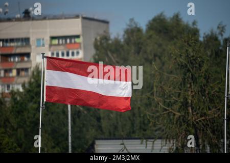 Bandiera dell'Austria nel vento Foto Stock