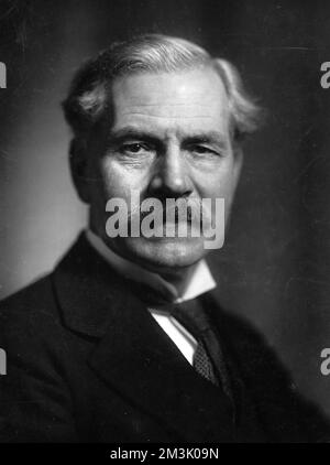 (James) Ramsay MacDonald (1866 - 1937), statista del lavoro scozzese. Dopo le elezioni generali del 1924, MacDonald è stato il primo deputato laburista a diventare primo ministro britannico. 1931 Foto Stock