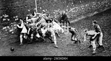 L'Eton Wall Game 1916 Foto Stock