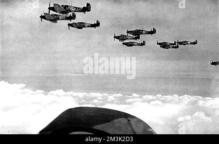 Hawker 'Hurricanes' in formazione; seconda guerra mondiale, 1940 Foto Stock