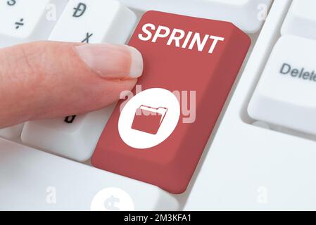 Scrittura a mano del testo Sprint. Concetto di Internet per muoversi alla velocità massima, soprattutto per una breve distanza. periodo di sviluppo del prodotto Foto Stock