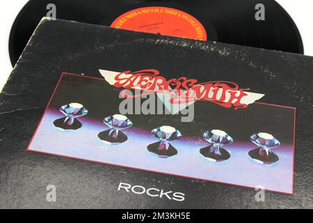 Classica rock band, Aerosmith, album musicale su disco LP con disco in vinile. Copertina dell'album Rocks Foto Stock