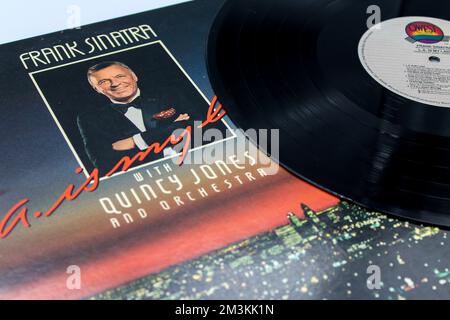 L.A. Is My Lady è l'album solista di Frank Sinatra del 57th, pubblicato nel 1984 e prodotto da Quincy Jones su disco LP con disco in vinile. Foto Stock