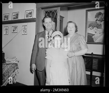 Murphy, moglie e figlia Maria, Girls, riti di iniziazione, comunione, famiglie. Collezione Leon Abdalian Foto Stock