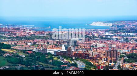 Veduta aerea di Bilbao, Spagna. Paesaggio panoramico Foto Stock