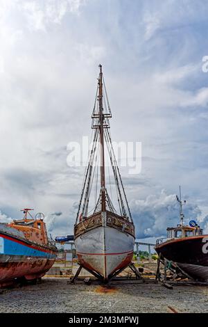 Tallinn, Estonia - 12 agosto 2019: Vecchia goletta Helene von Maasholm sulla banchina di Tallinn, Estonia Foto Stock