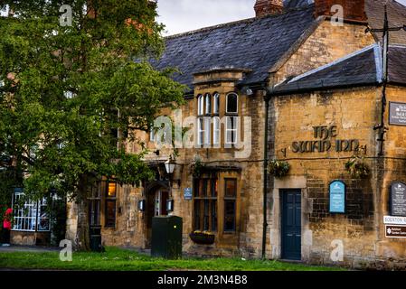 Georgian inn nella città di Moreton-in-Marsh, nel Cotswold Market, in Inghilterra. Foto Stock