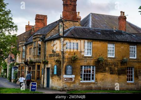 Georgia inn nella cittadina di Cotswold, Moreton-in-Marsh, Inghilterra. Foto Stock