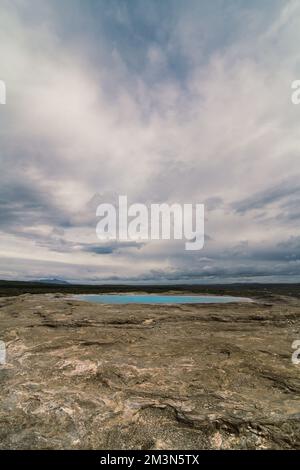 Grande geysir tra eruzioni paesaggio foto Foto Stock