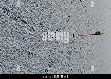 Bristol, Regno Unito. 15th Dec, 2022. Durante la notte Big Freeze, copre l'area di pratica di Putting Green. Picture Credit: Robert Timoney/Alamy Live News Foto Stock