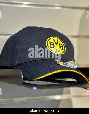 Visita il negozio di tifosi del FC Borussia Dortmund Foto Stock