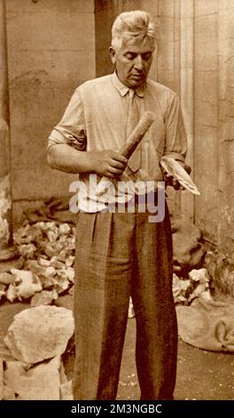 M . Leon Coutier finì un'ascia manuale di tipo "Acheulean" Foto Stock