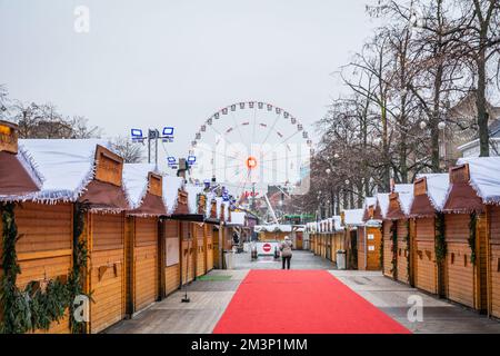 La ruota panoramica al mercatino di Natale a Place Sainte Catherine, Bruxelles, Belgio, Europa Foto Stock