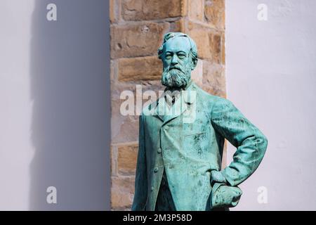 28 luglio 2022, Essen, Germania: Statua di Alfred Krupp - famoso costruttore e inventore, noto come Cannon re. Foto Stock