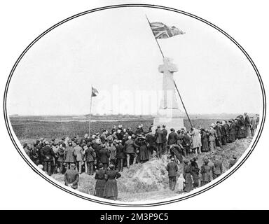 Il sindaco di Liverpool a Givenchy, un villaggio francese adottato: Una cerimonia al 55th West Lancashire Division Memorial. Fa parte dell'adozione delle città francesi da parte di quelle britanniche da parte della British League of Help per contribuire a ricostruire le aree devastate della Francia dopo la prima guerra mondiale. Data: 1926 Foto Stock