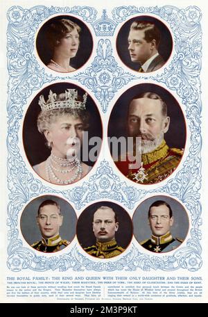Re Giorgio V e la Regina Maria consorte di Gran Bretagna in centro per celebrare il Giubileo d'Argento, con i loro cinque figli adulti, in alto a sinistra Principessa Maria, Principessa reale e Contessa di Harewood figlia unica, (1897 1965), in alto a sinistra Principe Edoardo di Galles (futuro Edoardo VIII) e poi Duca di Windsor, (1894 1972), In basso a sinistra il Duca di York (futuro Giorgio VI), (1895 1952), in basso a destra Principe Enrico, Duca di Gloucester, (1900 1974), in basso a destra Principe Giorgio, Duca di Kent, (1902 - 1942). Avevano un altro figlio che morì all'età di tredici anni, il Principe Giovanni. Data: 1935 Foto Stock