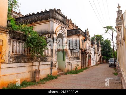 Chettiar palazzo in una strada tranquilla, Tamil Nadu, Pallathur, India Foto Stock