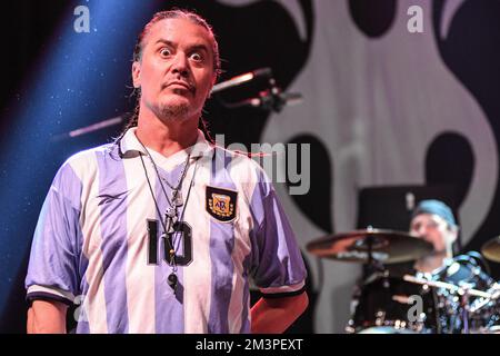 Il Sig. Pasticciare: Mike Patton (voce) e Dave Lombardo (batteria) Foto Stock