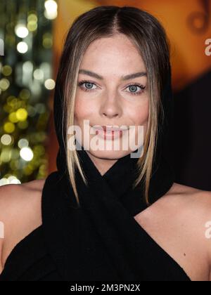 LOS ANGELES, CALIFORNIA, USA - 15 DICEMBRE: L'attrice australiana Margot Robbie indossa un abito Alaia e i collant Wolford arriva al Global Premiere Screening of Paramount Pictures 'Babylon' tenutosi presso l'Academy Museum of Motion Pictures il 15 dicembre 2022 a Los Angeles, California, Stati Uniti. (Foto di Xavier Collin/Image Press Agency) Foto Stock