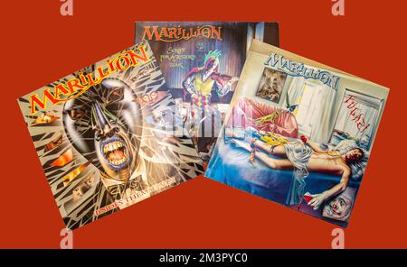 Marillion-Alben - Original-Vinyl-Albumcovers - Fugazi 1984 , script for a Jester's Tear Album 1983, B'Sides Hyse Album 1988 Foto Stock